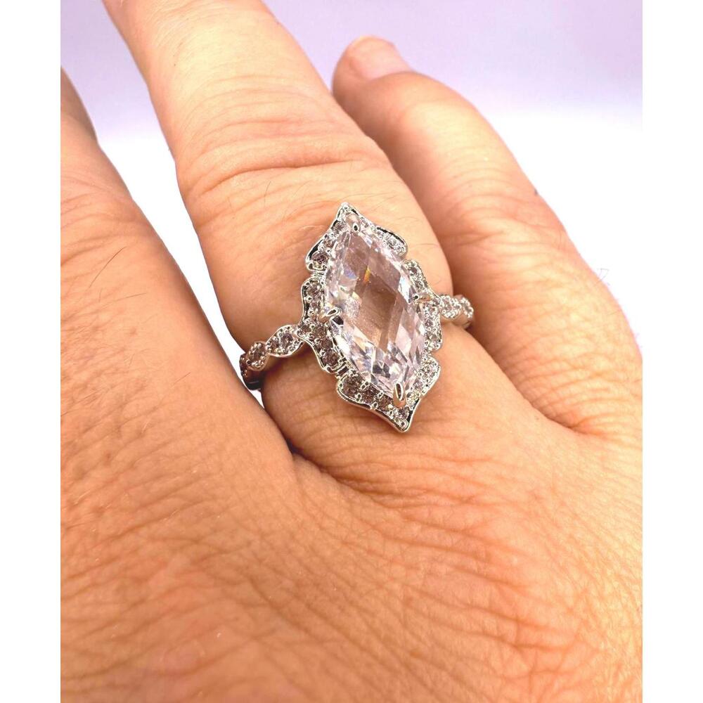 Bomb Party Oval Diamond CZ Regal Calling Ring Size 7 - Picture 6 of 8